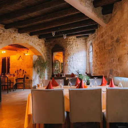 尤纳克埃夫勒里卡帕多西亚酒店 于尔居普